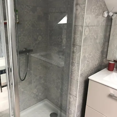 بيت ضيافة Chez Blandine - Jolie Et Mezzanine Climatisees Proche Utt Infrastructures Sportives 3*