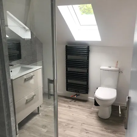 Guest house Chez Blandine - Jolie Et Mezzanine Climatisees Proche Utt Infrastructures Sportives 3*